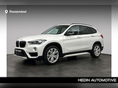 BMW X1 - sDrive18i High Executive | Head up | Trekhaak | Panoramadak | Sportstoelen |