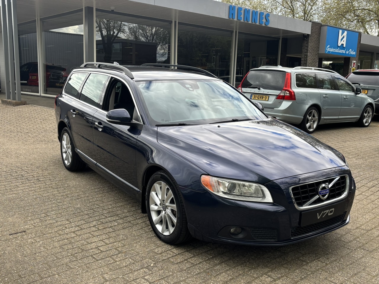 Volvo V70 - 2.0 T5 213pk 5 Cilinder! Aut Xenon Carplay - AutoWereld.nl