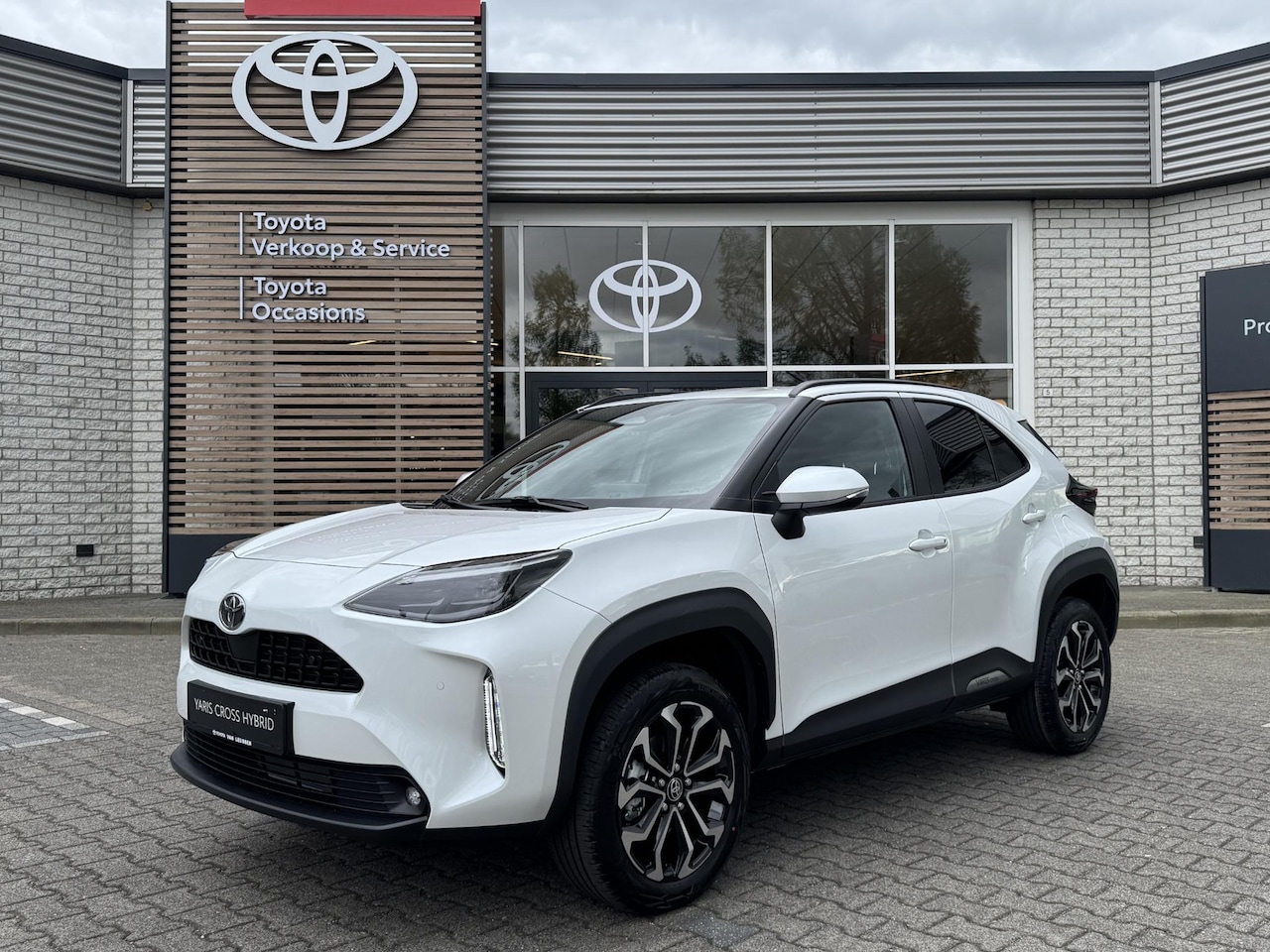 Toyota Yaris Cross - HYBRID 130 DYNAMIC NIEUW & DIRECT LEVERBAAR!!! COMFORT PACK BLIND-SPOT PARK-SENSOREN STOEL - AutoWereld.nl
