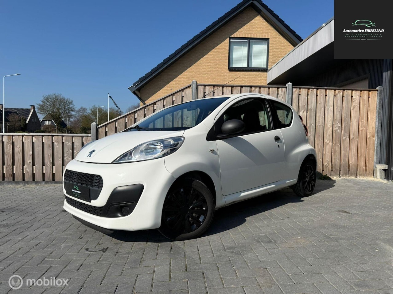 Peugeot 107 - 1.0 Black & Silver - AutoWereld.nl