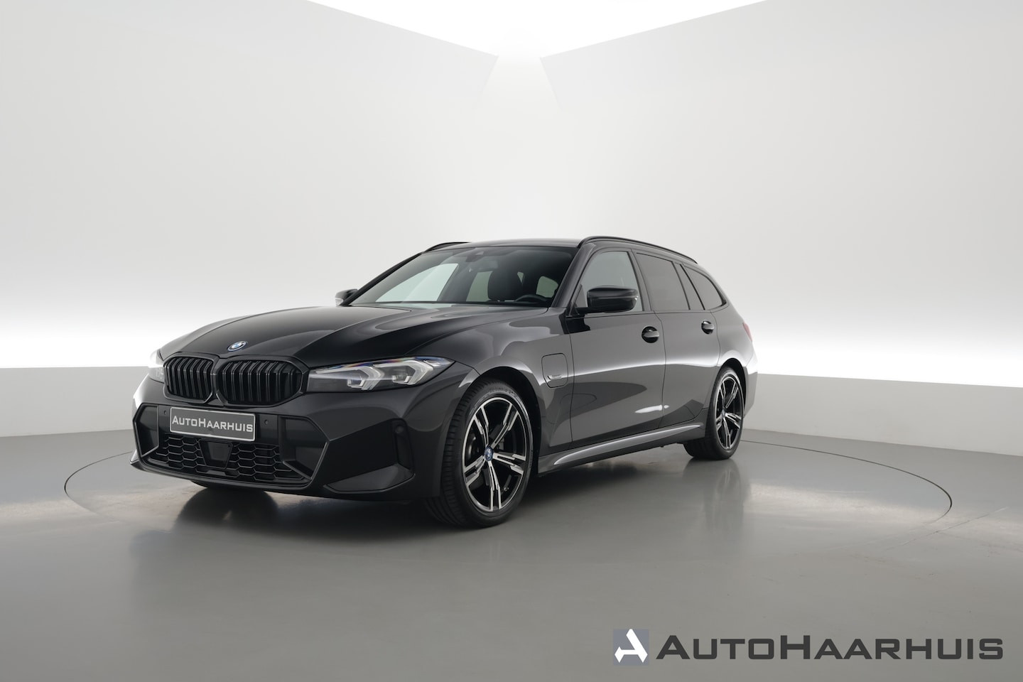 BMW 3-serie Touring - 320e M Sport | Facelift | Shadow Line | Curved display | Adapt. Cruise | Nav + CarPlay | E - AutoWereld.nl