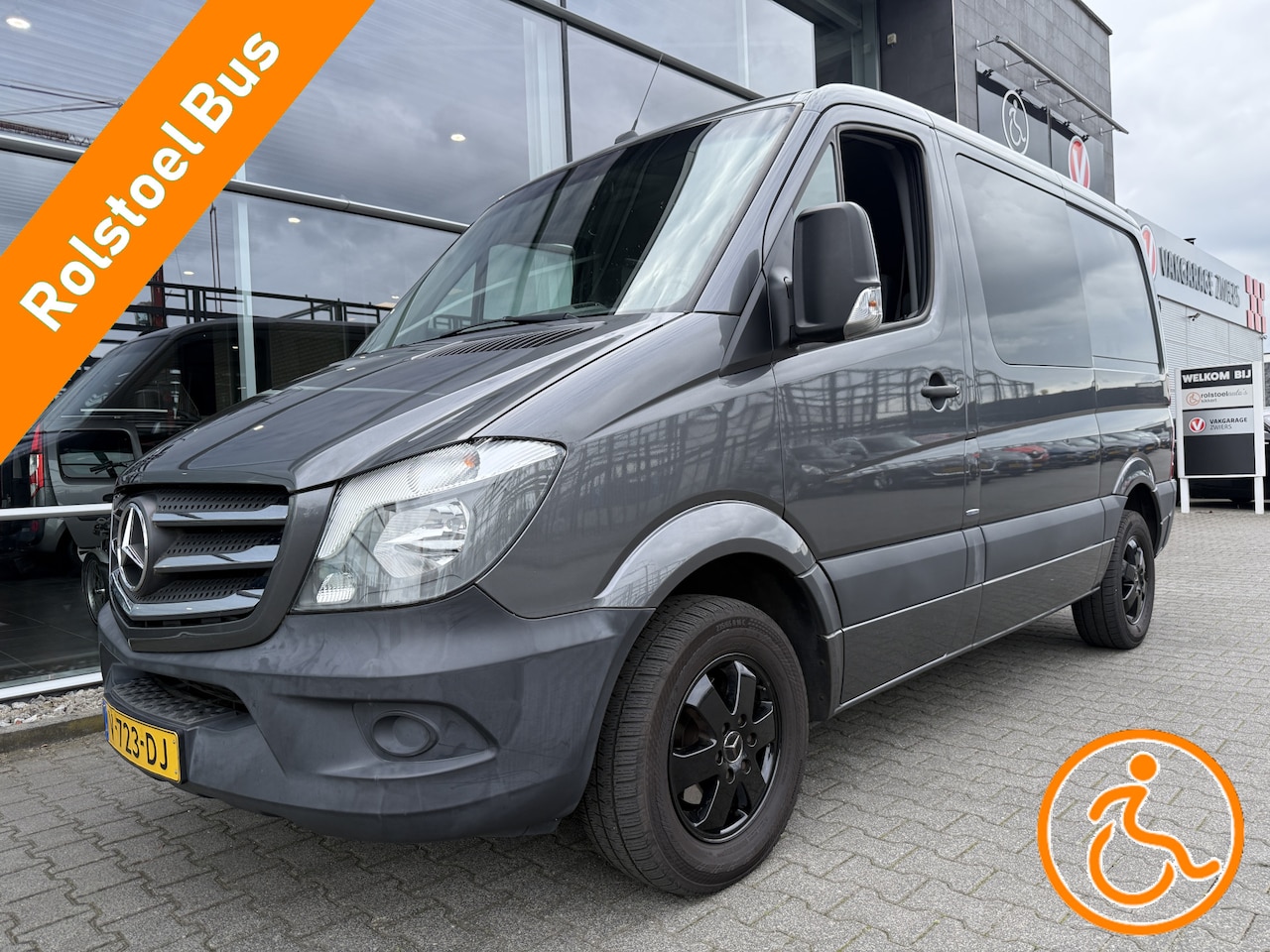 Mercedes-Benz Sprinter - 3+1 Rolstoelbus 211 2.2 CDI 325 HD L1H1 (Keurig nette Sprinter Automaat met lage km.stand! - AutoWereld.nl