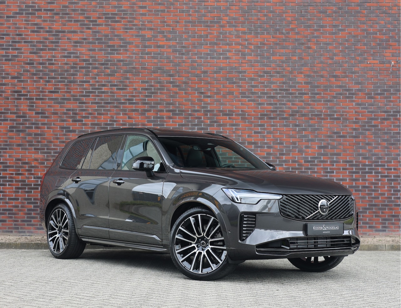 Volvo XC90 - T8 AWD Ultra Dark | Pano - Trekhaak - Bowers&Wilkins - AutoWereld.nl