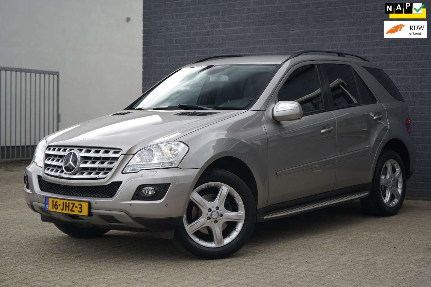 Mercedes-Benz M-klasse - 350 ML Facelift, Trekhaak, Leder, NAP - AutoWereld.nl