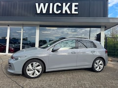 Volkswagen Golf - 1.5 eTSI DSG Panorama Camera facelift HUD Memory