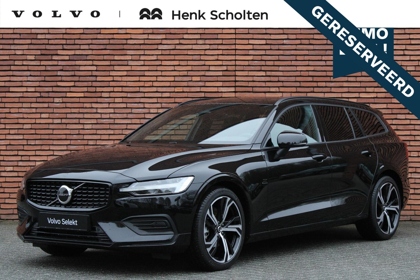 Volvo V60 - B4 Essential | Adaptieve Cruise Control | Dodehoekwaarschuwing | Verwarmbare voorstoelen | - AutoWereld.nl