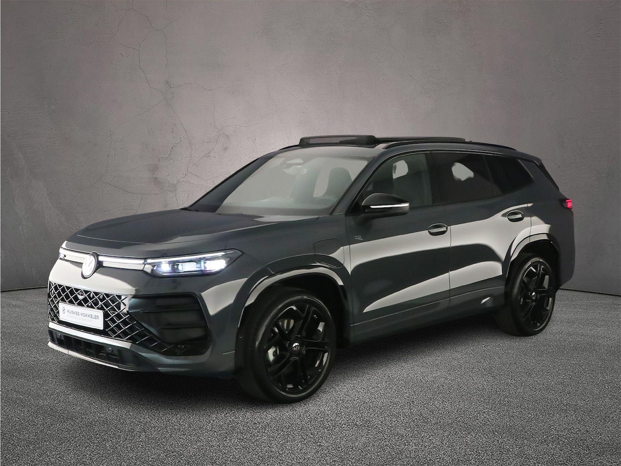 Volkswagen Tayron - R-Line Edition 1.5 TSI eHybrid 272pk DSG Automaat Trekhaak, Harman Kardon audio, Panoramad - AutoWereld.nl