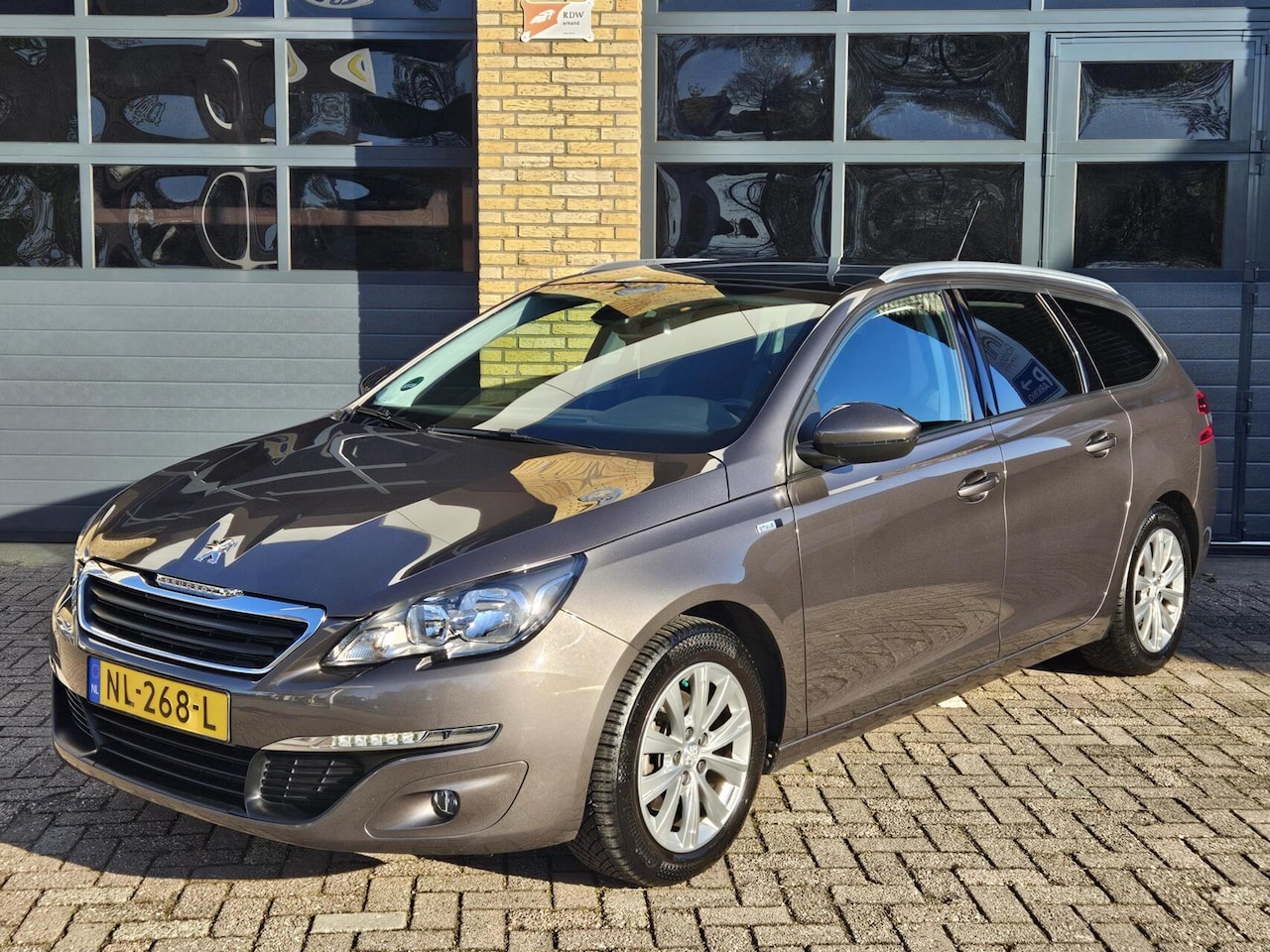 Peugeot 308 SW - 1.2 PureTech Style | Pano | Camera | Dealer OH - AutoWereld.nl