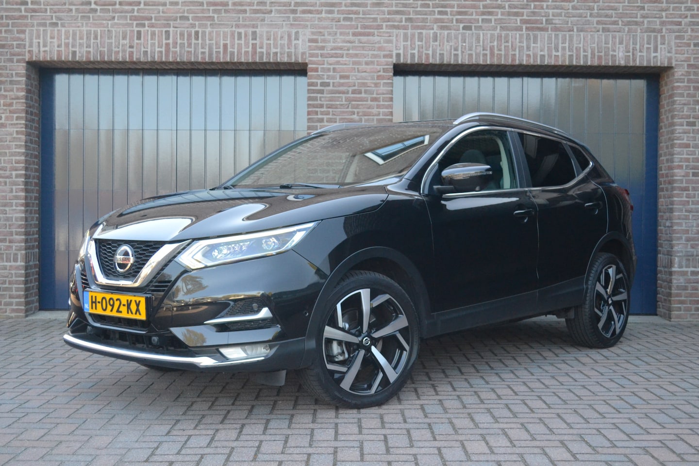Nissan Qashqai - 1.3 DIG-T Tekna | Panoramadak | Carplay/Android Auto | 360 Camera | Keyless | Stoelverwarm - AutoWereld.nl
