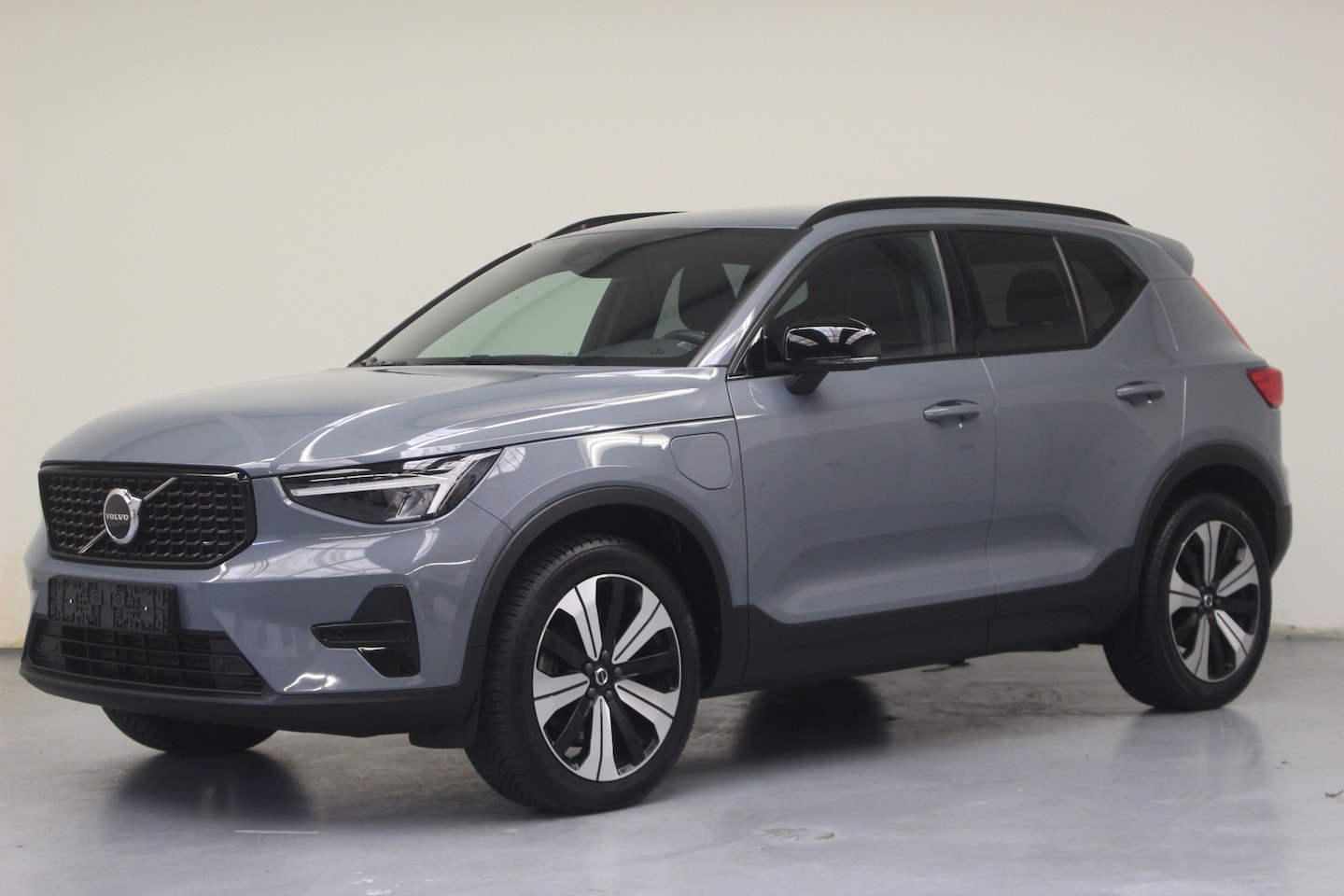 Volvo XC40 - T5 Plug-in hybrid Plus Dark | Rijklaarprijs | Trekhaak | - AutoWereld.nl