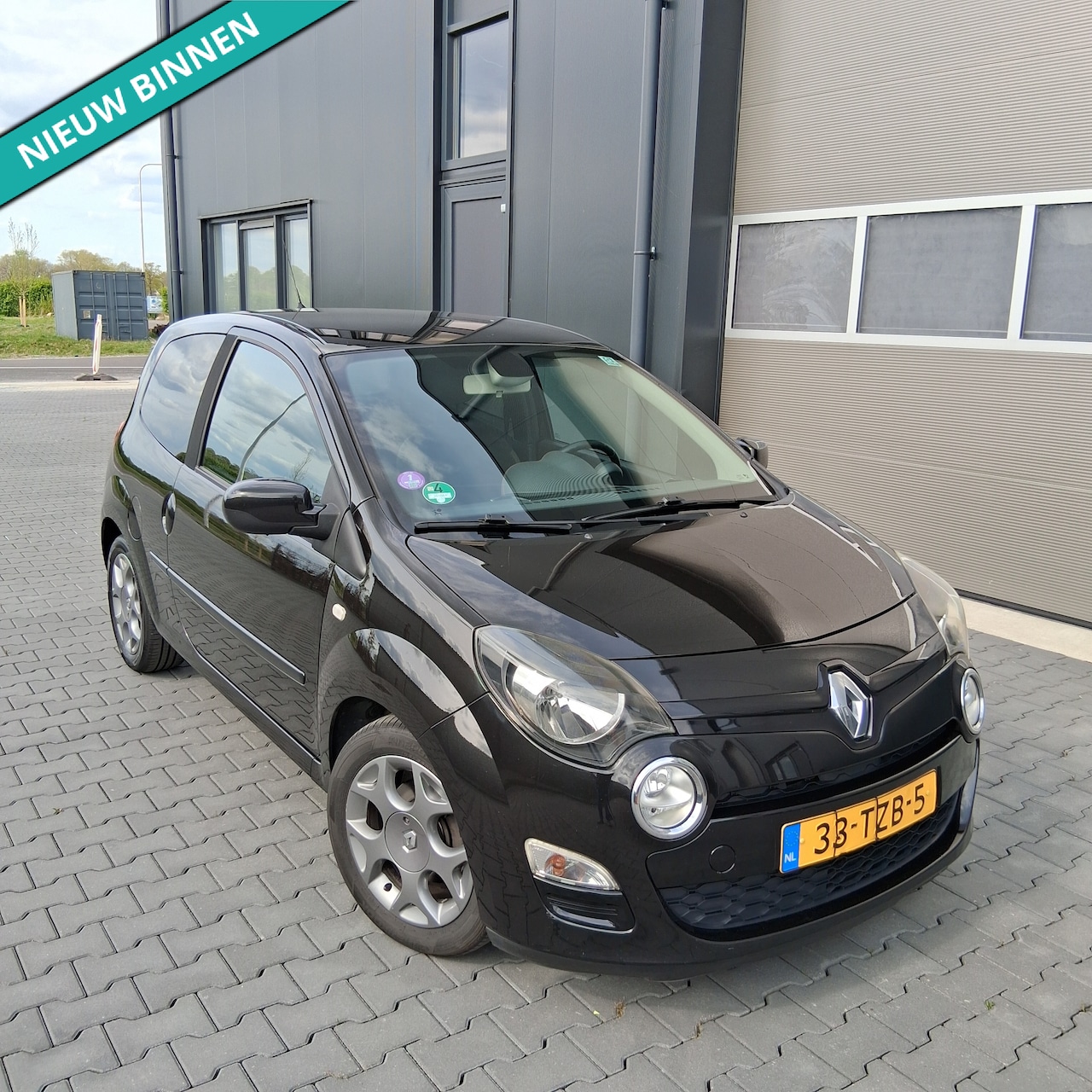 Renault Twingo - 1.2-16V Dynamique AIRCO/CRUISE CC/N.A.P./Facelift/TREKHAAK - AutoWereld.nl