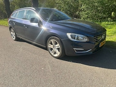 Volvo V60 - 2.4 D6 AWD Plug-In Hybrid Summum