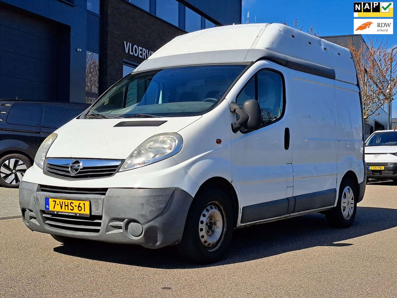 Opel Vivaro - 2.5 CDTI L1 H2 2.5 CDTI L1H2 - AutoWereld.nl