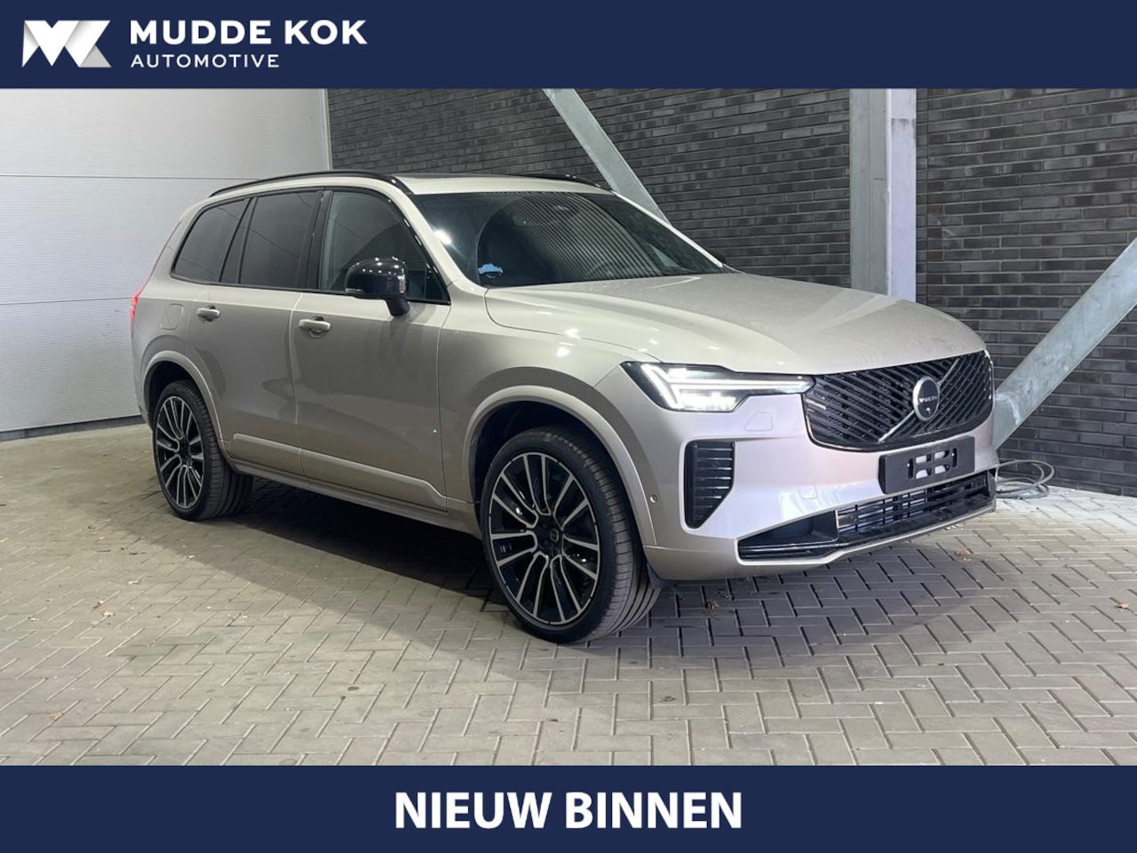 Volvo XC90 - T8 Plug-in hybrid Ultra Dark | Luchtvering | Bowers&Wilkins | Trekhaak | Massage+Ventilati - AutoWereld.nl