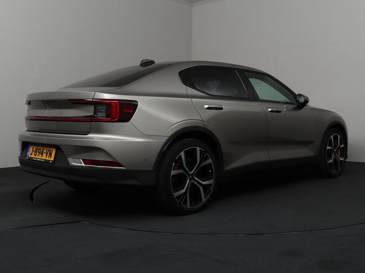 Polestar 2 - Long Range Dual Motor Launch Edition 78kWh Performance | SoH 91,8% | ACC | Panoramadak | T - AutoWereld.nl