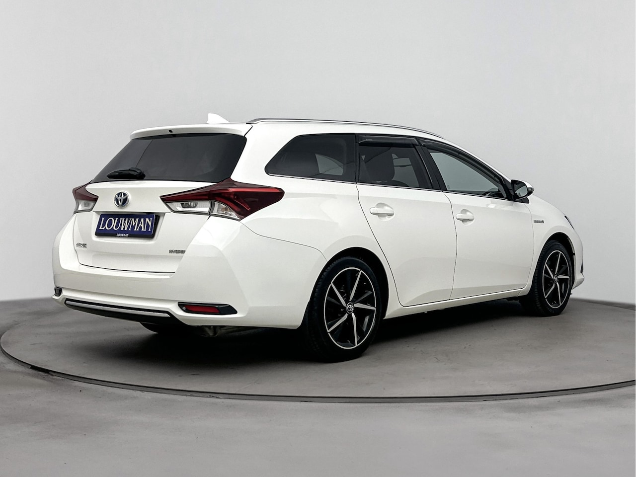 Toyota Auris Touring Sports - 1.8 Hybrid Dynamic Ultimate Leseman aangemeld vanuit leverancier 9-4 - AutoWereld.nl
