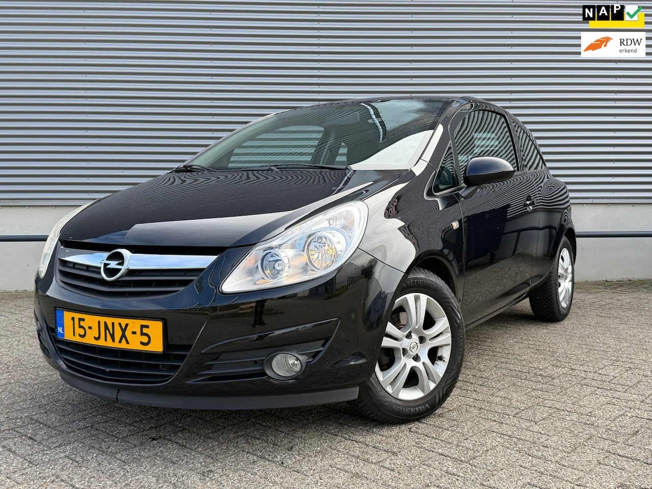 Opel Corsa - 1.4-16V White Edition 1.4-16V White Edition - AutoWereld.nl
