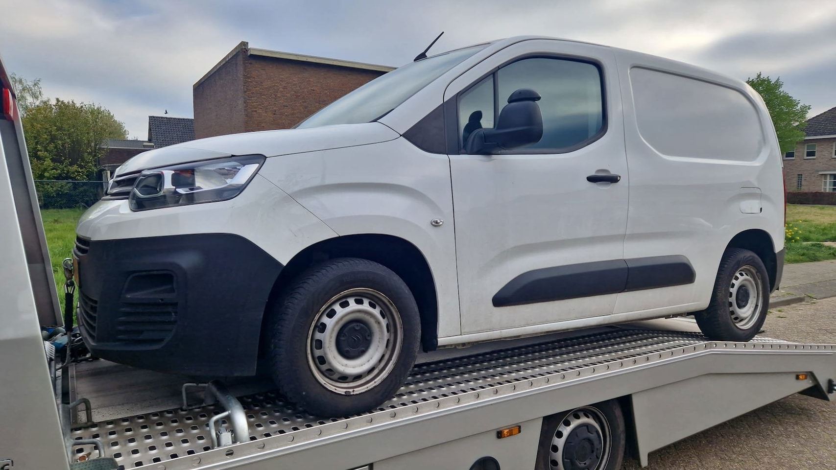 Citroën Berlingo - 1.5 BlueHDI Club 1.5 BlueHDI Club - AutoWereld.nl