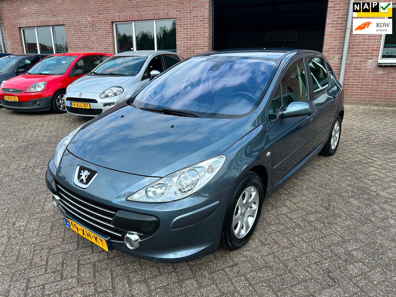 Peugeot 307 - 1.6-16V Premium // Automaat // Nieuwe APK !! - AutoWereld.nl