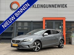 Volvo V40 - 1.5 T3 Polar+ R-Design Sport / NL Auto / Navi / Camera / Stoelverwarming / Panoramadak /