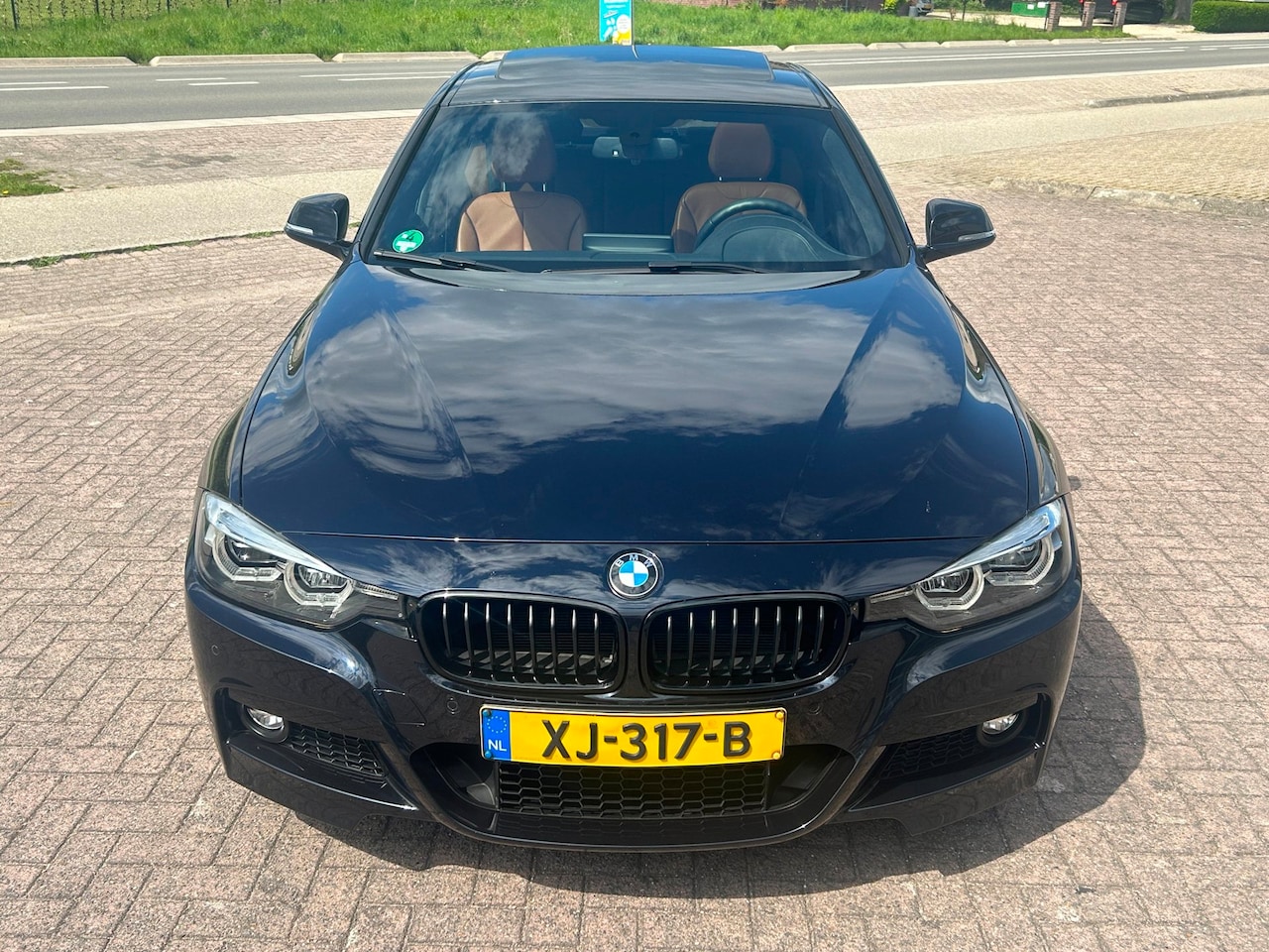 BMW 3-serie - 330i Edition M Sport Shadow High Executive - Navi - Leder - 19 inch - AutoWereld.nl