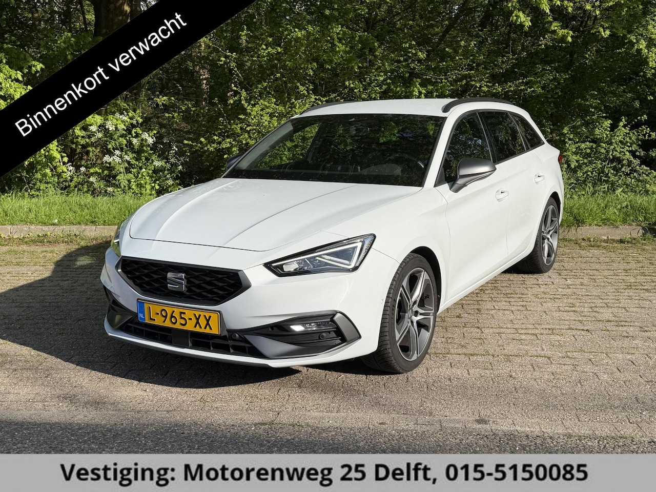 SEAT Leon Sportstourer - 1.5 eTSI FR Business Intense . NAVIGATIE . STOELVERWARMING . PARKEERSENSOREN VOOR & ACHTER - AutoWereld.nl