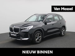 BMW X1 - xDrive25e | Automaat | LMV | Parkeer sensoren | Virtual cockpit | Camera | Climate control