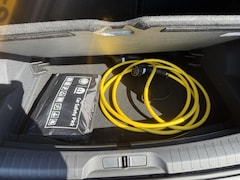 Alfa Romeo Junior - Elettrica Speciale 54 kWh Navigatie | Camera | LED Matrix | Warmte pomp | Pack Techno | Al