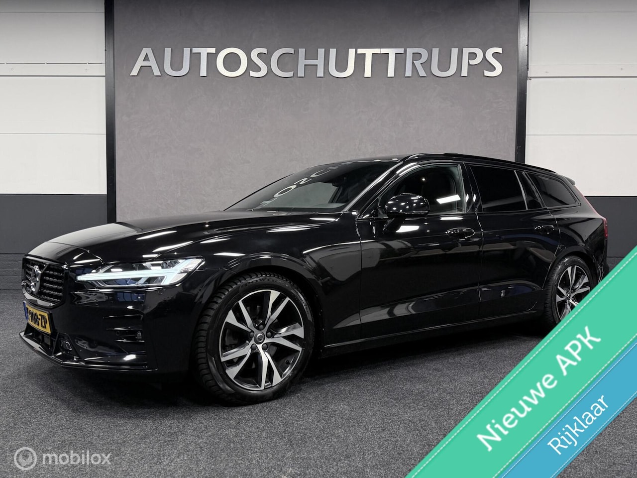 Volvo V60 - 2.0 B3 R-Design PANORAMADAK / HARMAN/KARDON / CAMERA / CLIMATE PRO PACK / CARPLAY - AutoWereld.nl