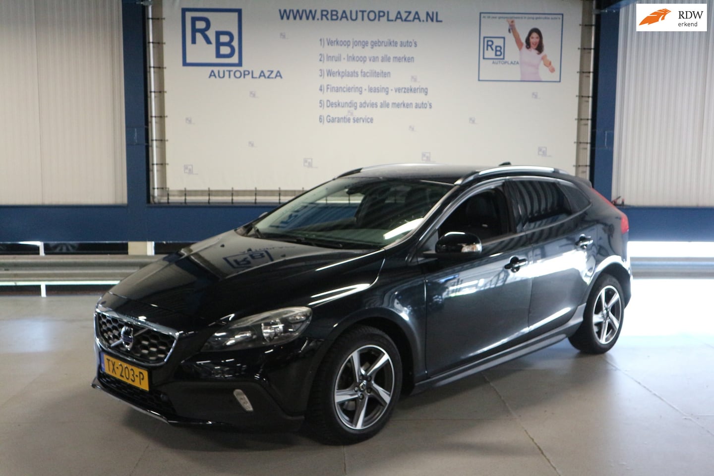 Volvo V40 Cross Country - 1.6 D2 Summum / LEER / NAV / PDC / XENON / BLACK ! ! ! - AutoWereld.nl