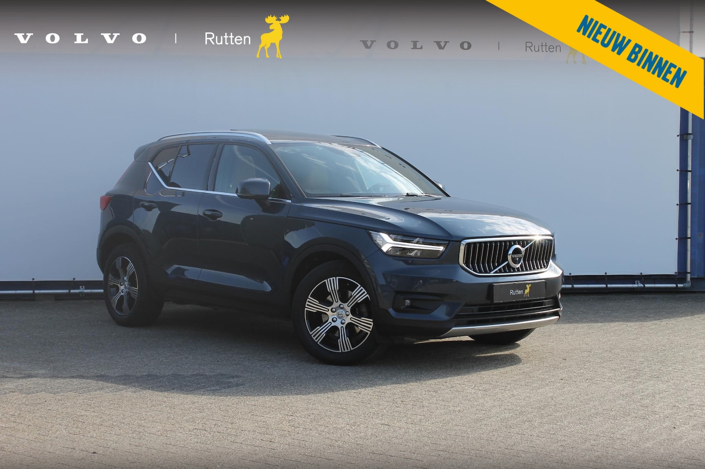 Volvo XC40 - B4 211PK Automaat Inscription Panoramisch schuif-kanteldak / Semi elektrisch wegklapbare t - AutoWereld.nl
