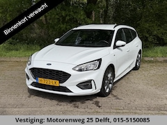 Ford Focus Wagon - 1.0 EcoBoost ST Line Business . KEYLESS ENTRY & START . PARKEERSENSOREN . NAVIGATIE