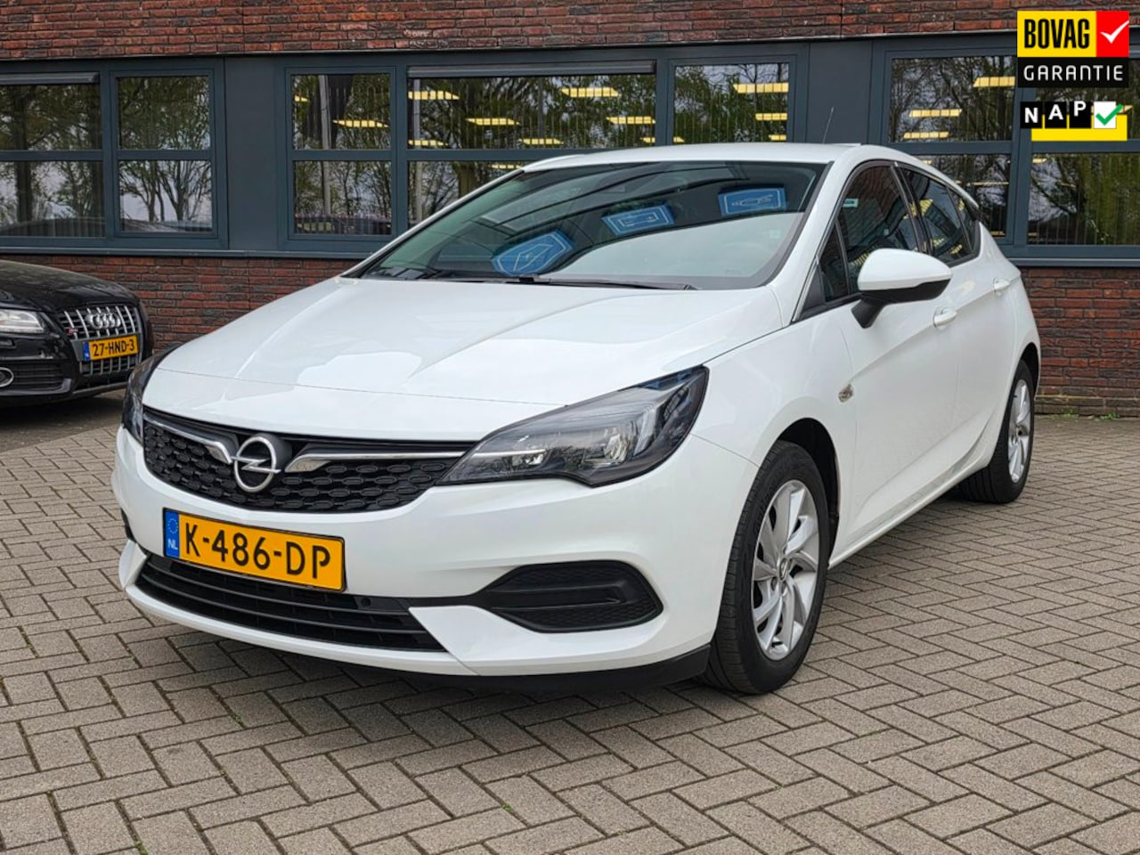 Opel Astra - 1.2 Elegance |Stoel & Stuurverwarming|Half Leder| - AutoWereld.nl