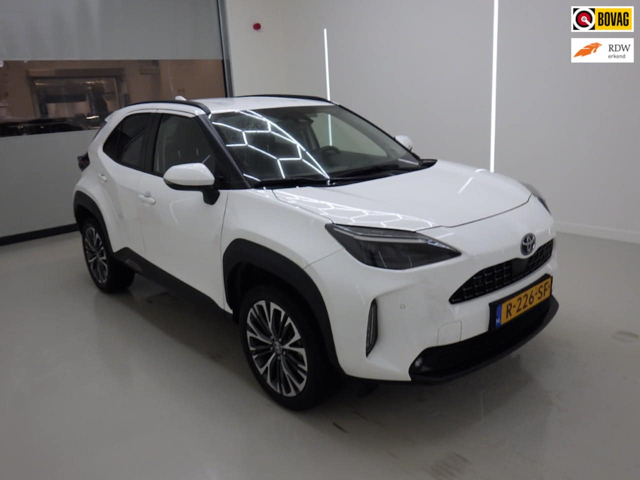 Toyota Yaris Cross - 1.5 Hybrid Executive+Led+JBL+Leder+Navi+camera+stoel-verw+18"lmv+Vitrual = ORIG/NL+1EIG = - AutoWereld.nl