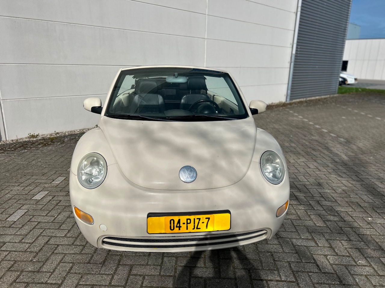 Volkswagen New Beetle Cabriolet - 1.8-5V Turbo Highline Airco Stoelverwarming Leder Windvanger - AutoWereld.nl