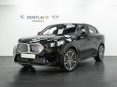 BMW iX2 - xDrive30 High Executive M Sport / Sportstoelen / M Adaptief onderstel / Head-Up / Comfort