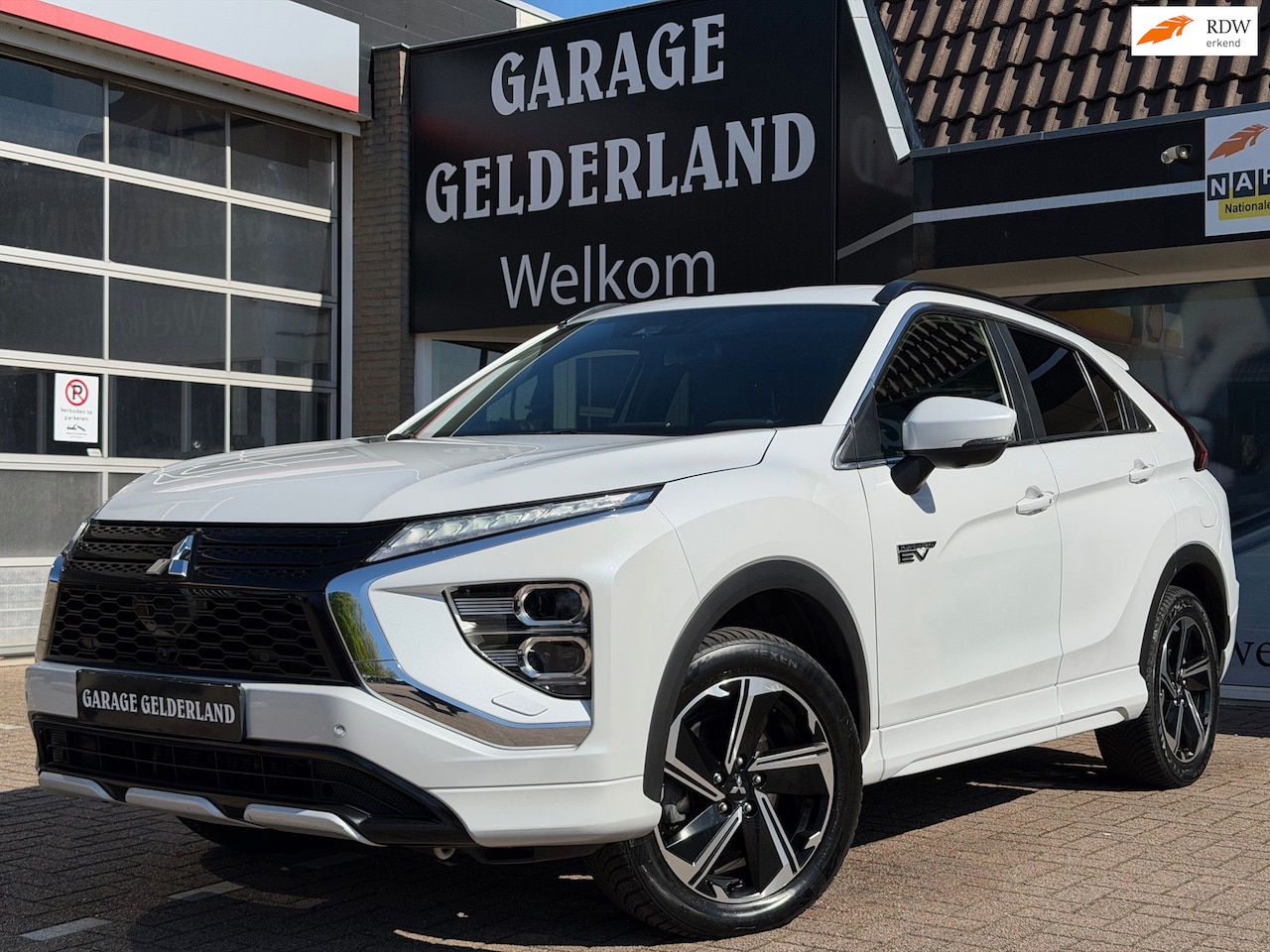 Mitsubishi Eclipse Cross - 2.4 PHEV Executive | Leder/Alcantara | Full-Led | Acc | Climate | Pdc | Camera | Iso | Ful - AutoWereld.nl