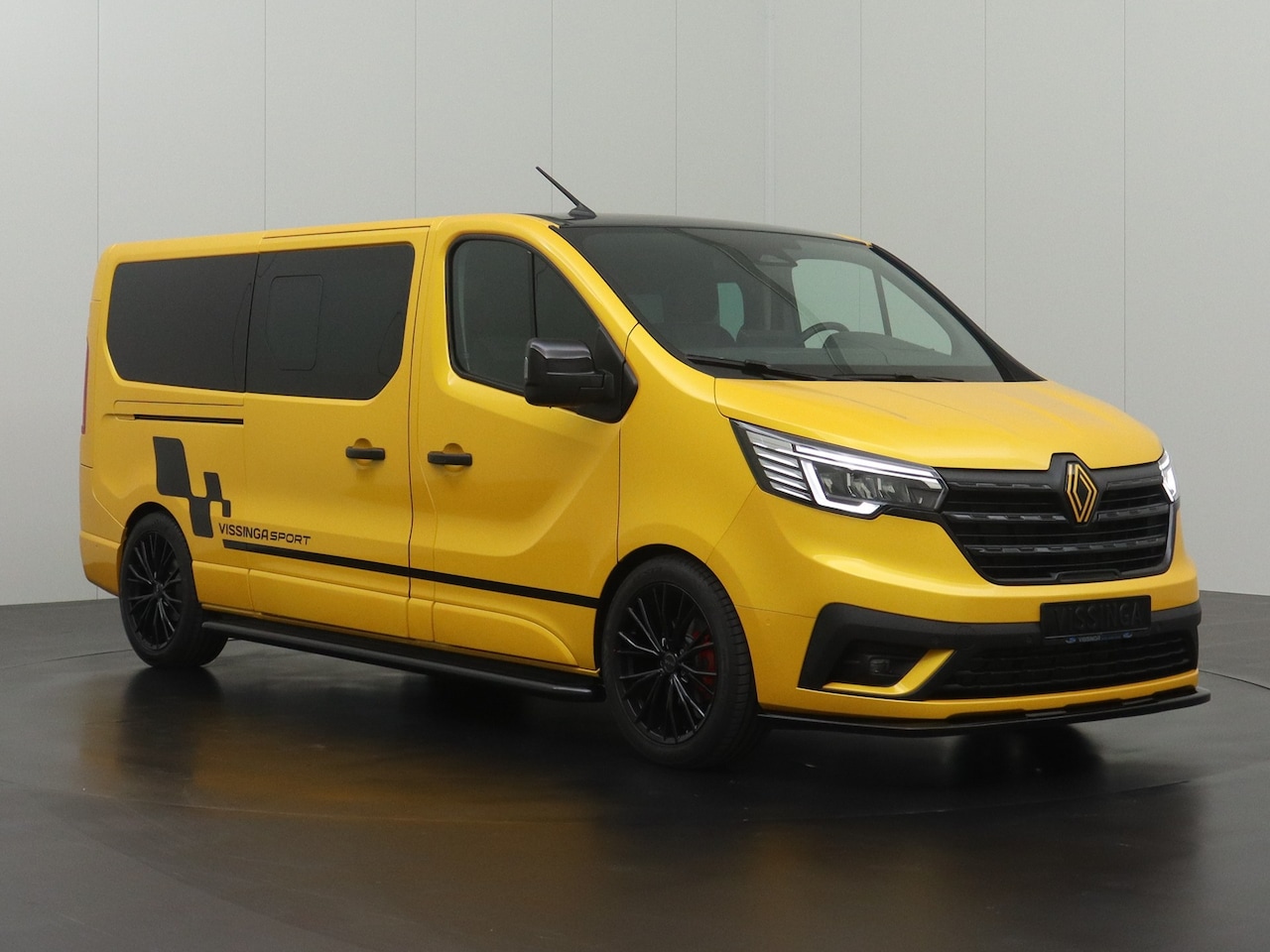 Renault Trafic - L2H1 170 pk R.S. Vissinga Sport 899 per maand lease - AutoWereld.nl