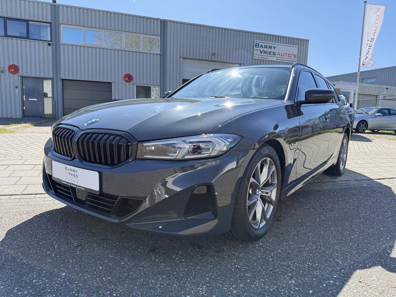BMW 3-serie Touring - 320e Business Edition Plus | Automatische Trekhaak | Adaptieve Cruise Control | Sportstoel - AutoWereld.nl