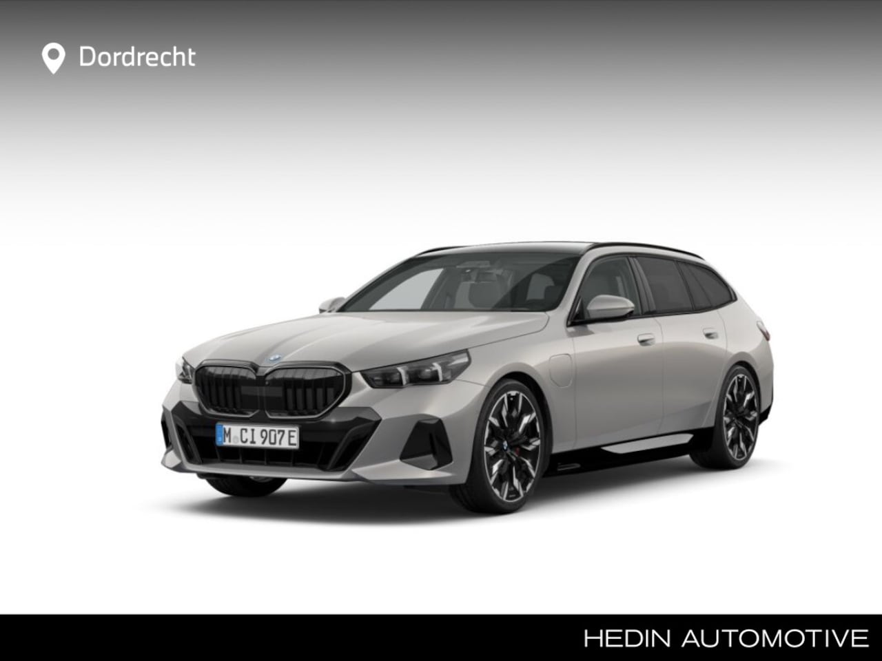 BMW 5-serie Touring - 530e M Sport Edition | M sport pro | Innovation pack | Comfort pack | Travel pack | Glazen - AutoWereld.nl