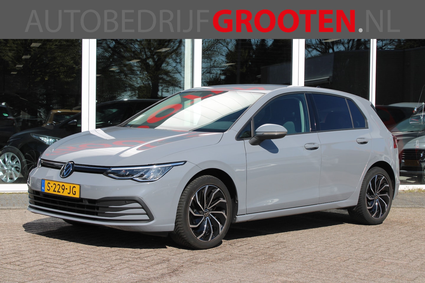 Volkswagen Golf - 1.0 TSI Life//Apple Carplay!! - AutoWereld.nl