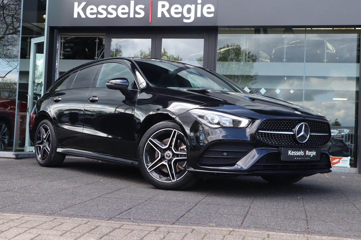 Mercedes-Benz CLA-klasse Shooting Brake - 250 e AMG Line Night | Pano | Ambient | Keyless | Camera | CarPlay | Stoelverwarming | 18” - AutoWereld.nl