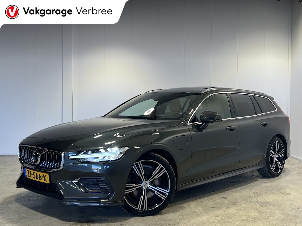 Volvo V60 - 2.0 T8 Twin Engine AWD Inscription | Navigatie/Android/Apple Carplay | LM Velgen 20" | Voo - AutoWereld.nl