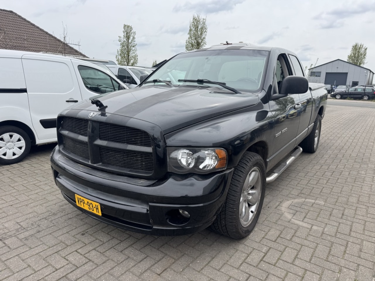 Dodge Ram 1500 - V8 Dubbel Cabine Pick-up LPG 2002 Automaat Zwart - AutoWereld.nl
