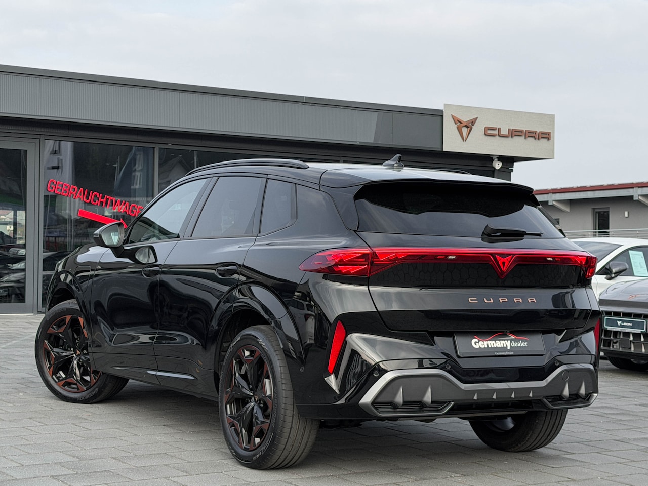 CUPRA Terramar - 1.5TSI e-Hybrid 272PK VZ Performance Pano Head-Up E-Trekh 19-Inch 360Cam Keyless Carbon VO - AutoWereld.nl