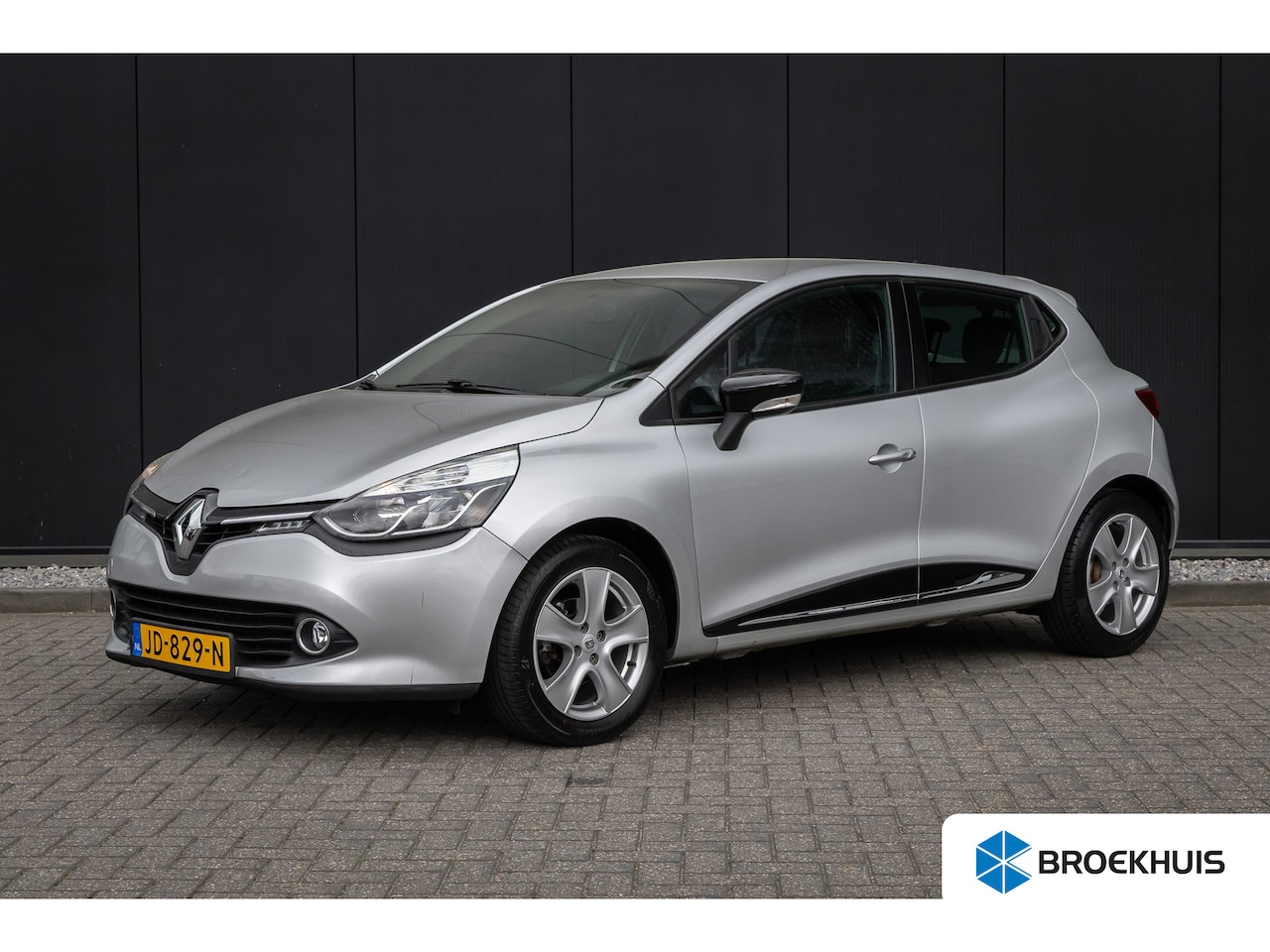 Renault Clio - 0.9 TCe Expression | Dealer o.h. | NAP | Navigatie incl. bluetooth | 16 Inch LM velgen - AutoWereld.nl