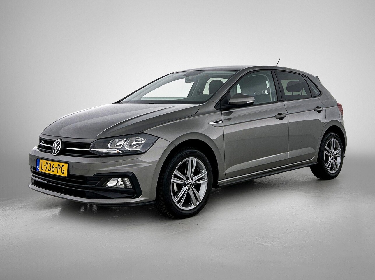 Volkswagen Polo - 1.0 TSI R-Line Edition 95 PK | Automaat | Carplay / Android Auto | Airco | Parkeersensoren - AutoWereld.nl