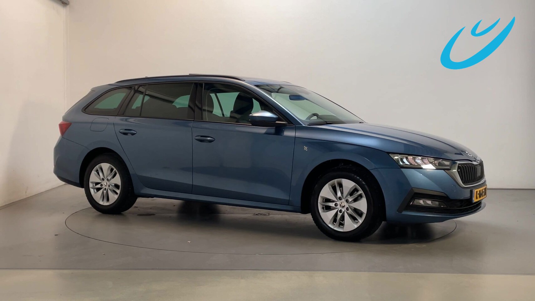 Skoda Octavia Combi - 1.0 e-TSI DSG Business Edition Panoramadak Leder Camera Stoelverwarming - AutoWereld.nl