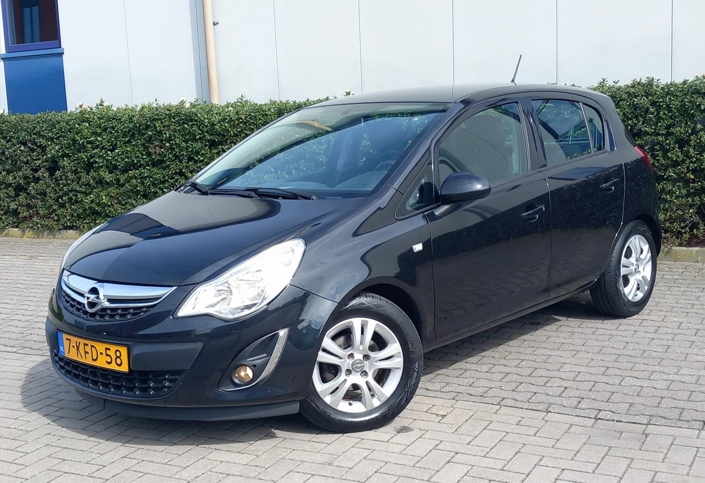 Opel Corsa - 1.2 Twinport 85pk 5d Design Edition - AutoWereld.nl