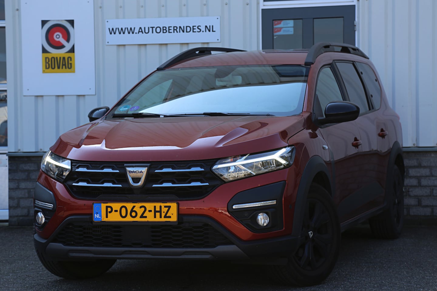 Dacia Jogger - 1.0 TCe Extreme 7p.*NL-Auto*Apple Carplay-Android Draadloos/Navi/Camera/LED/Dodehoek/Keyle - AutoWereld.nl